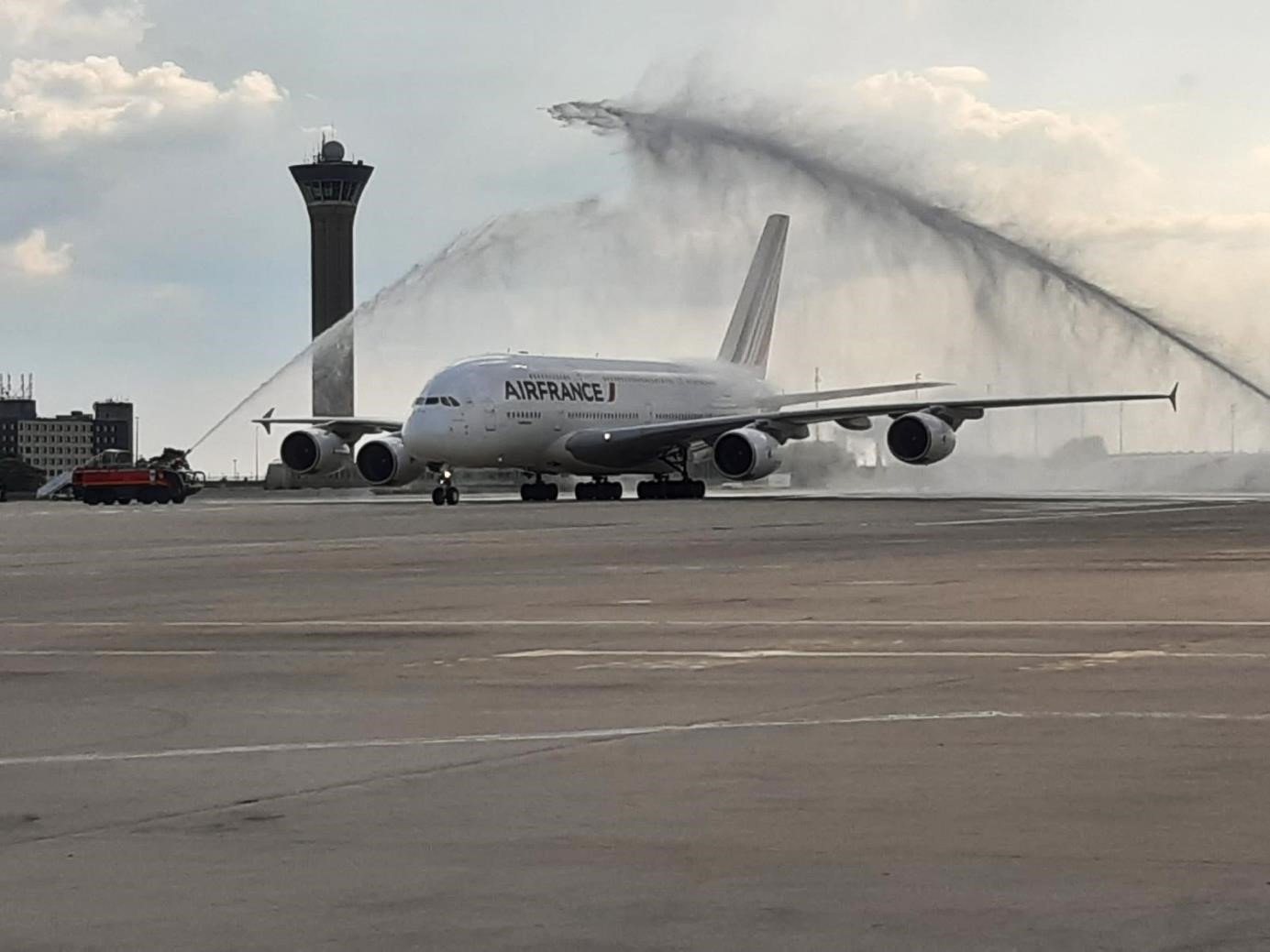 Air France bids adieu to flagship A380 with farewell flight