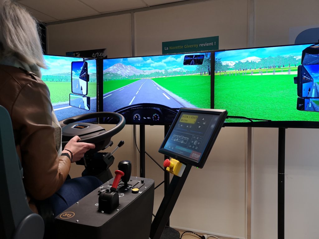 Transdev formation et son simulateur de conduite s'installent en Normandie  - Transdev, the mobility company